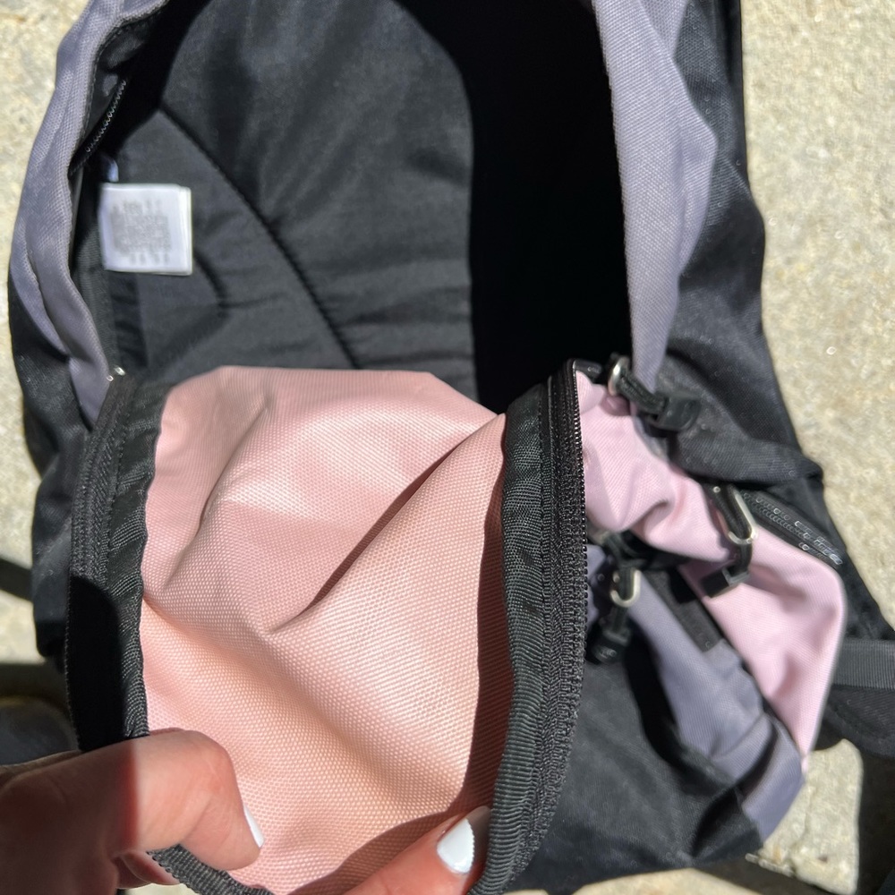 North face pink/ grey/ black backpack - Picture 2 of 3